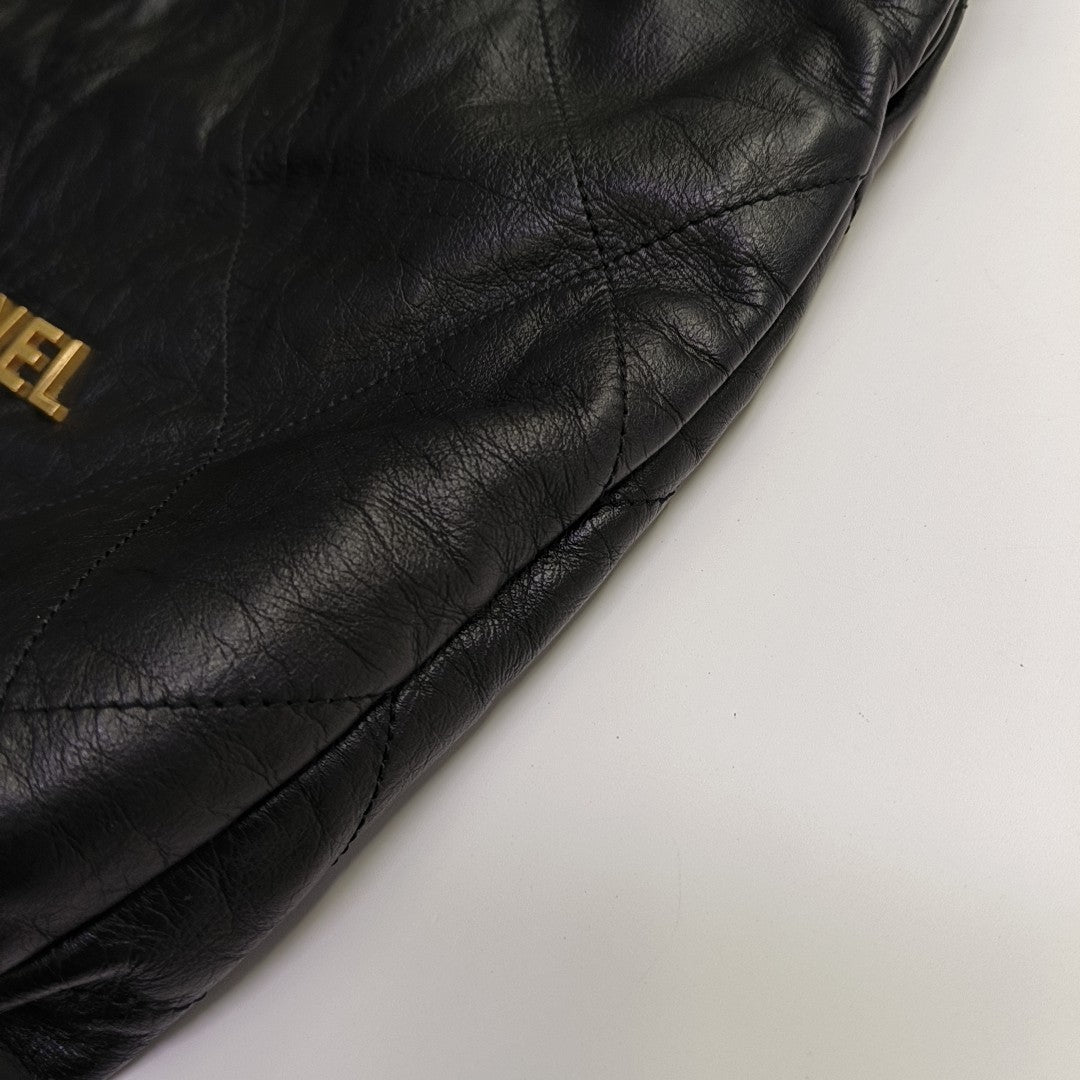 CHANEL 22 Small Quilted Calfskin Black
