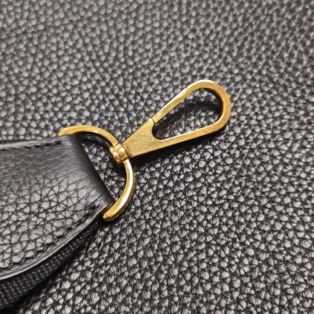 Evelyne 29 Togo Black
