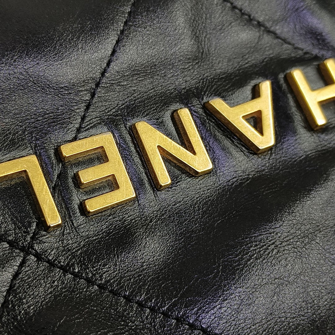 CHANEL 22 Large Quilted Calfskin Black