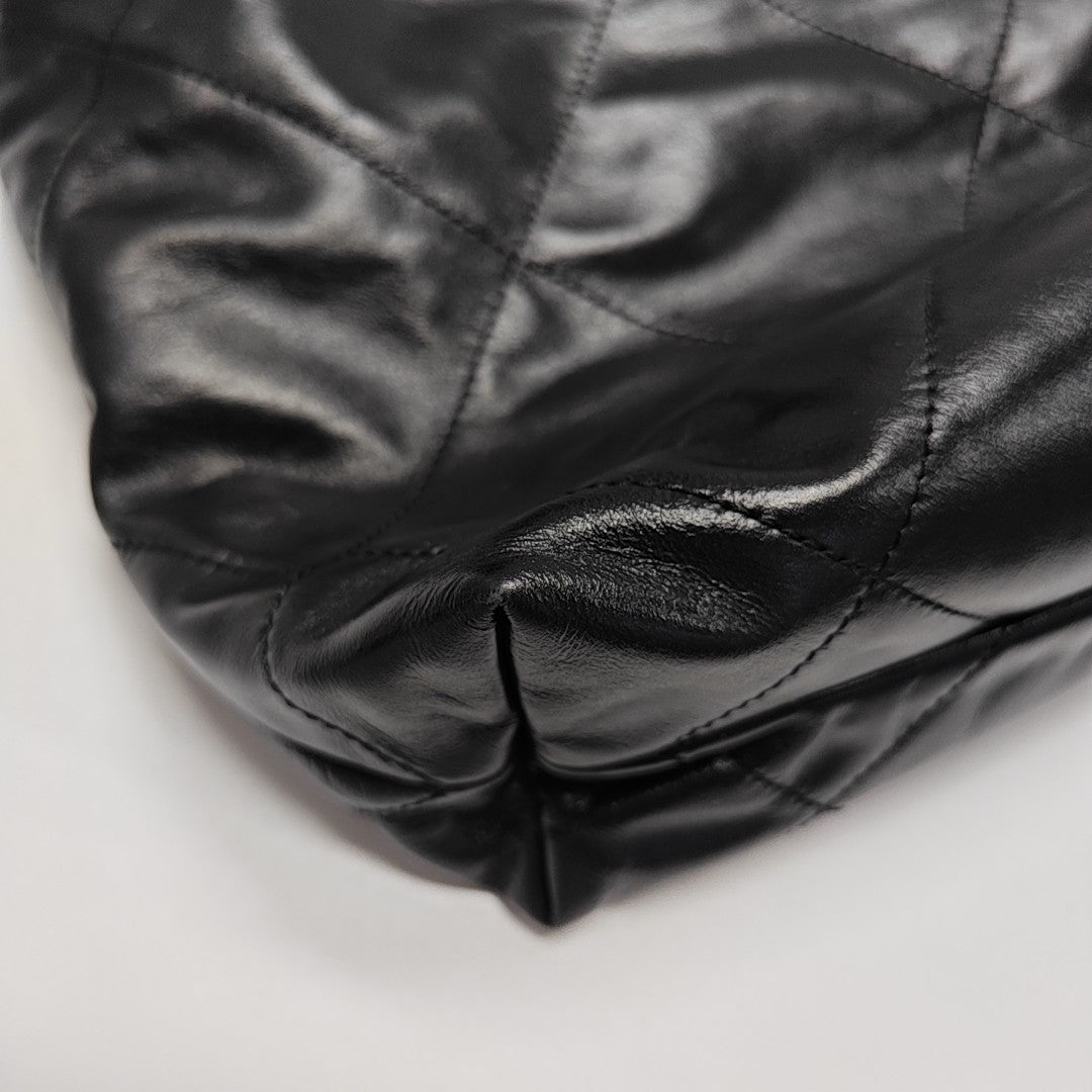 CHANEL 22 Small Quilted Calfskin Black