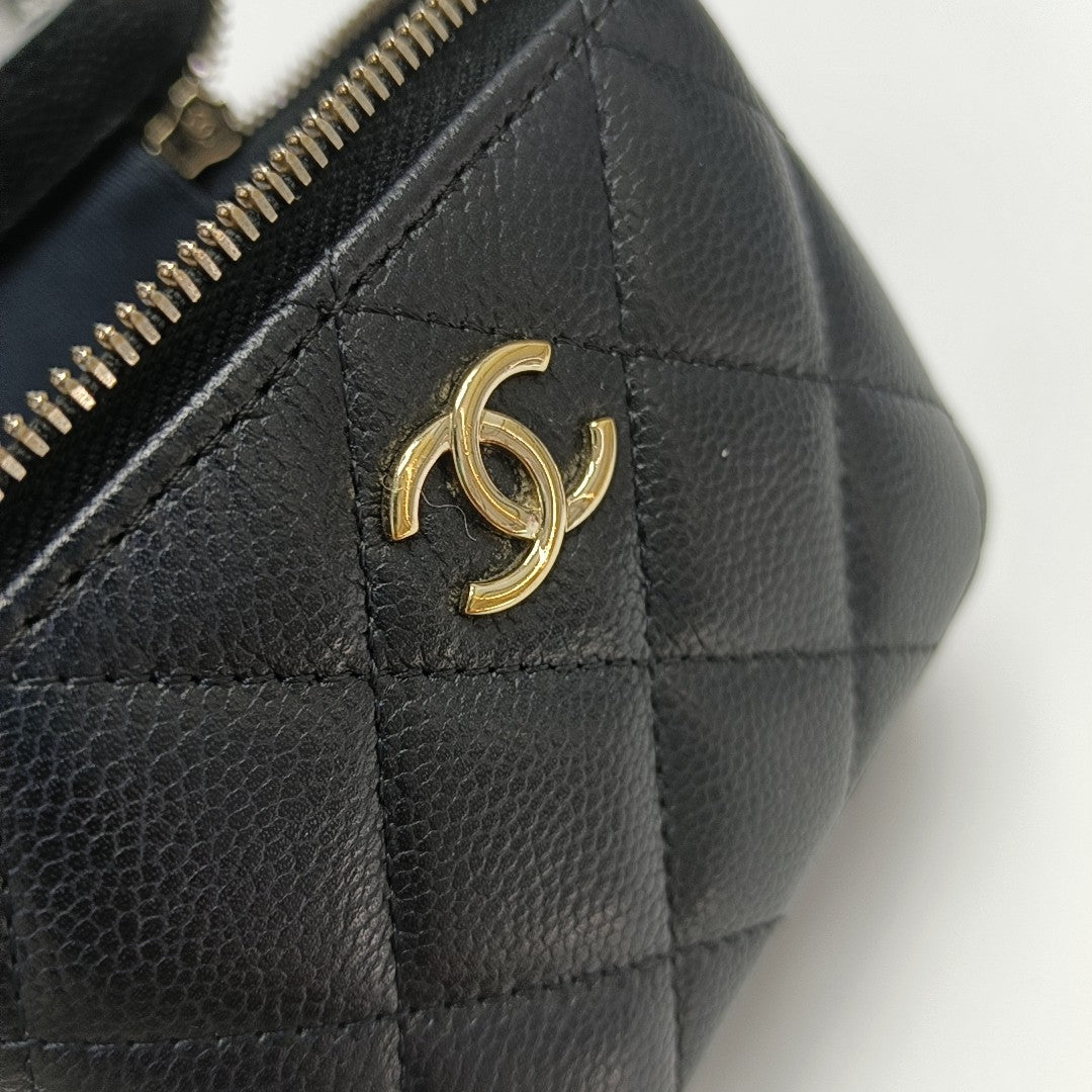 VANITY CASE Mini Quilted Grained Calfskin Black
