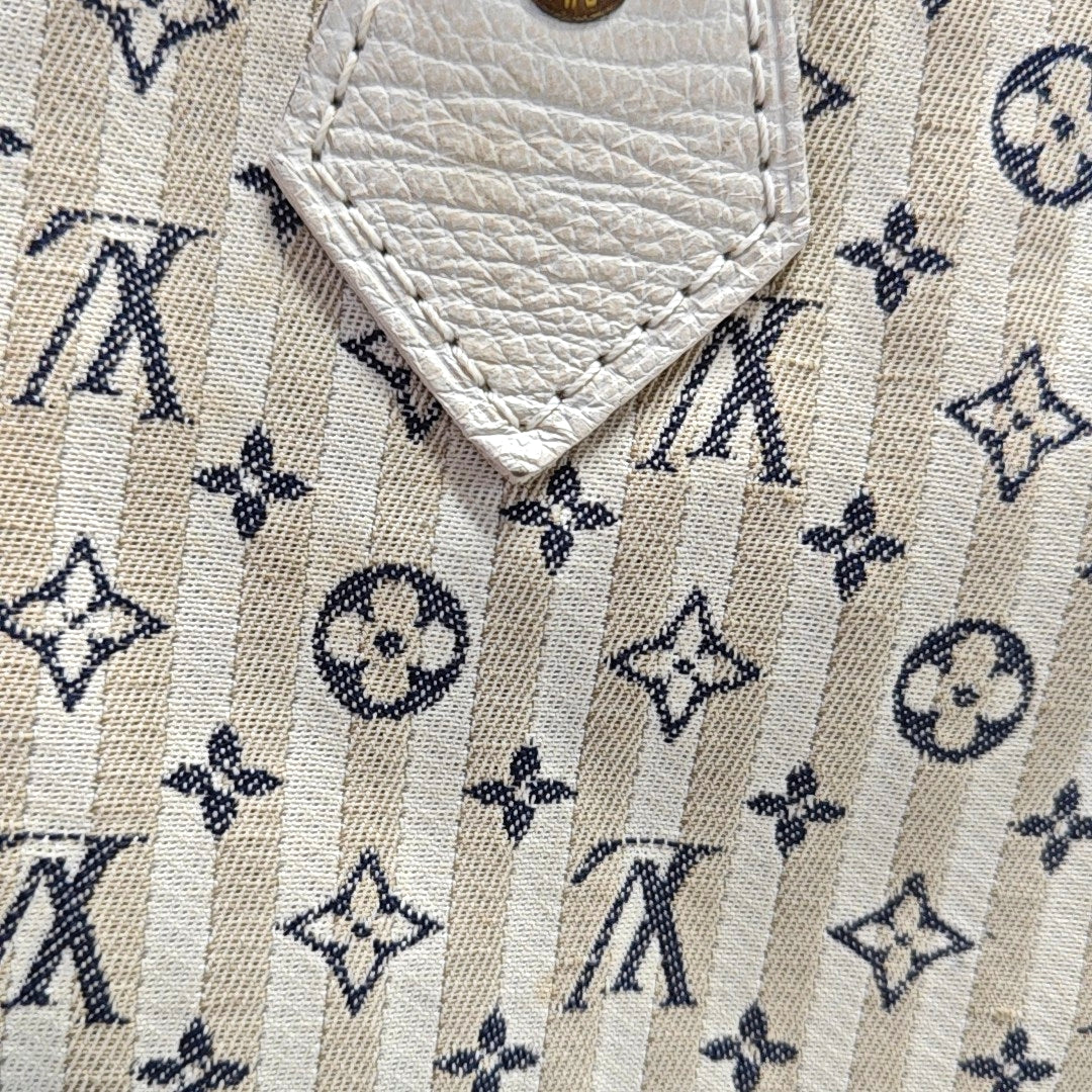 Authenticated pre-owned  SPEEDY 30 Monogram Canvas White - Top Handle Bag at Looply