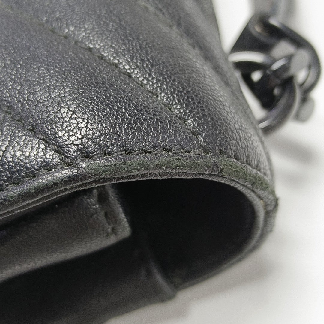 COLLEGE Medium Chevron Lambskin Black