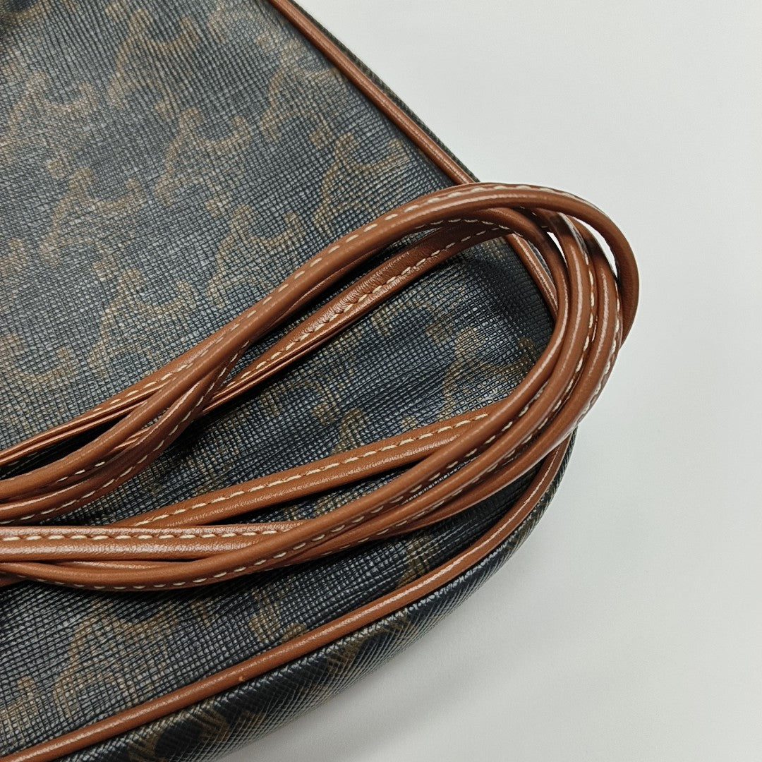 TRIANGLE Coated Canvas Brown