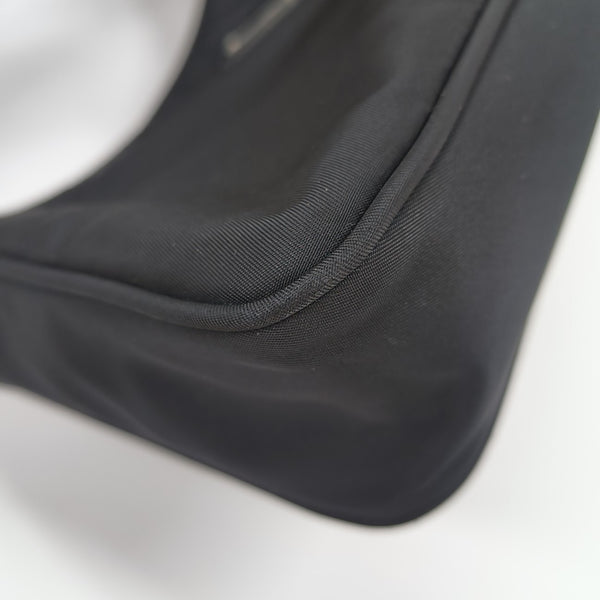 Re-Edition2000 Mini Nylon Black
