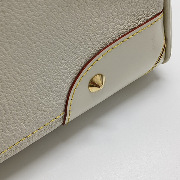 LE MAJESTUEUX Calfskin Beige