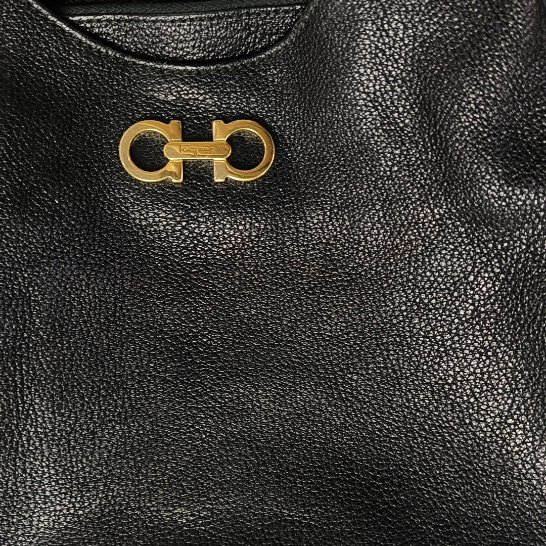 Betulla Medium Calfskin Black