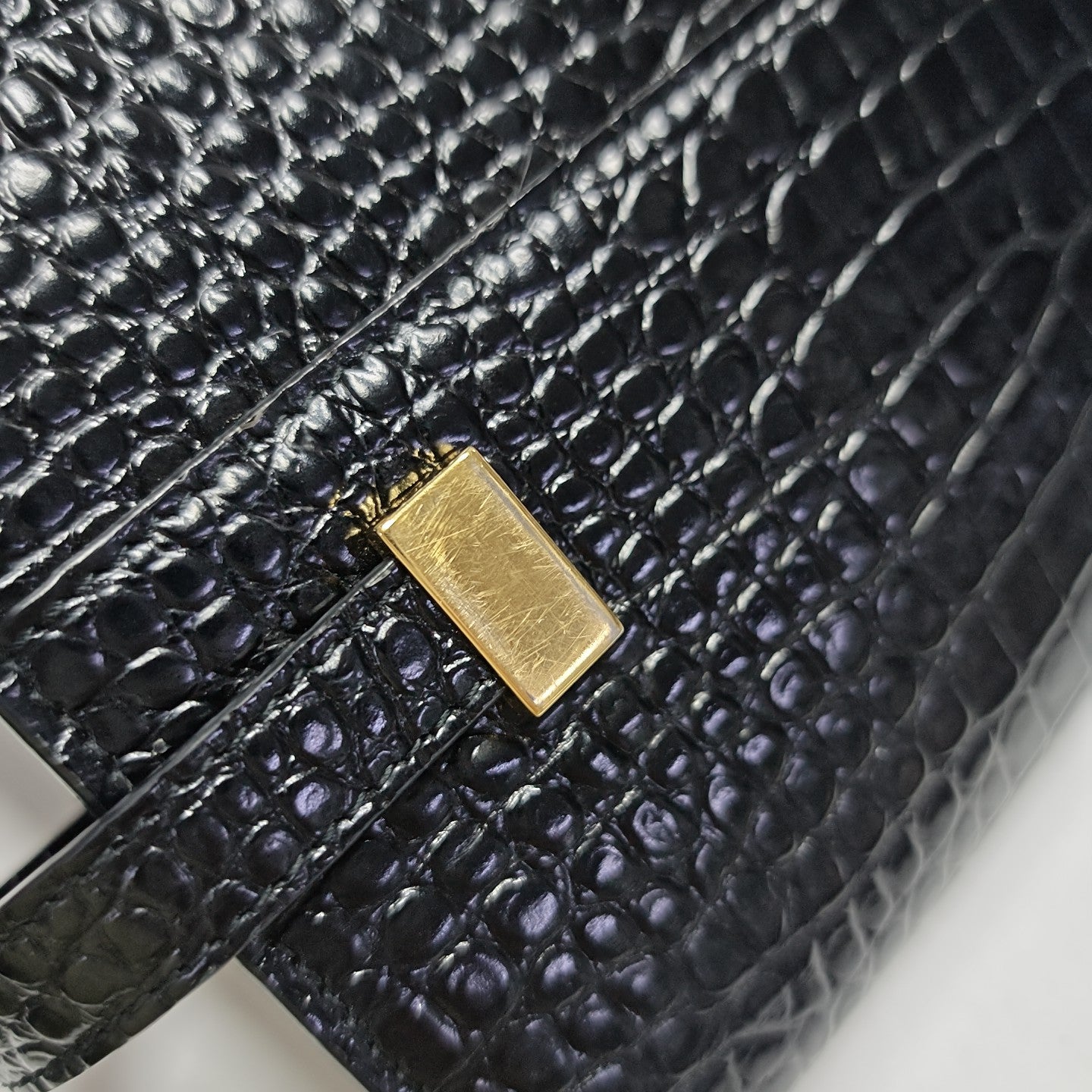 MANHATTAN Medium Calfskin Black