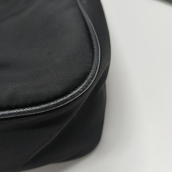 Authenticated pre-owned  Re-Edition2005 Nylon Black - Shoulder Bag at Looply