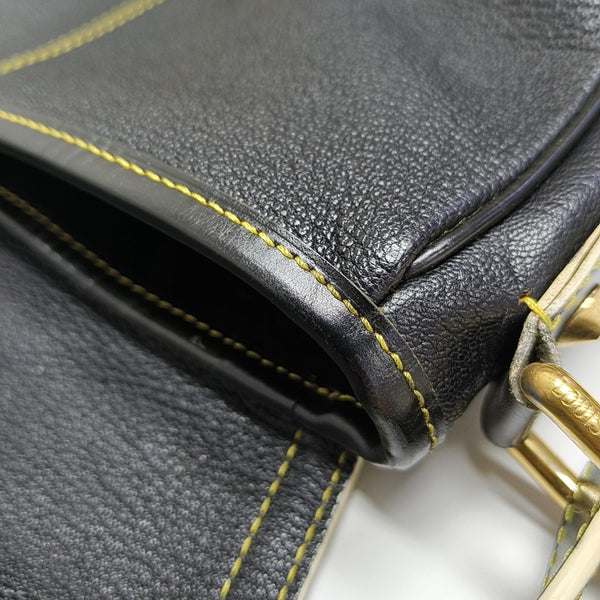 L'ESSENTIEL Calfskin Black