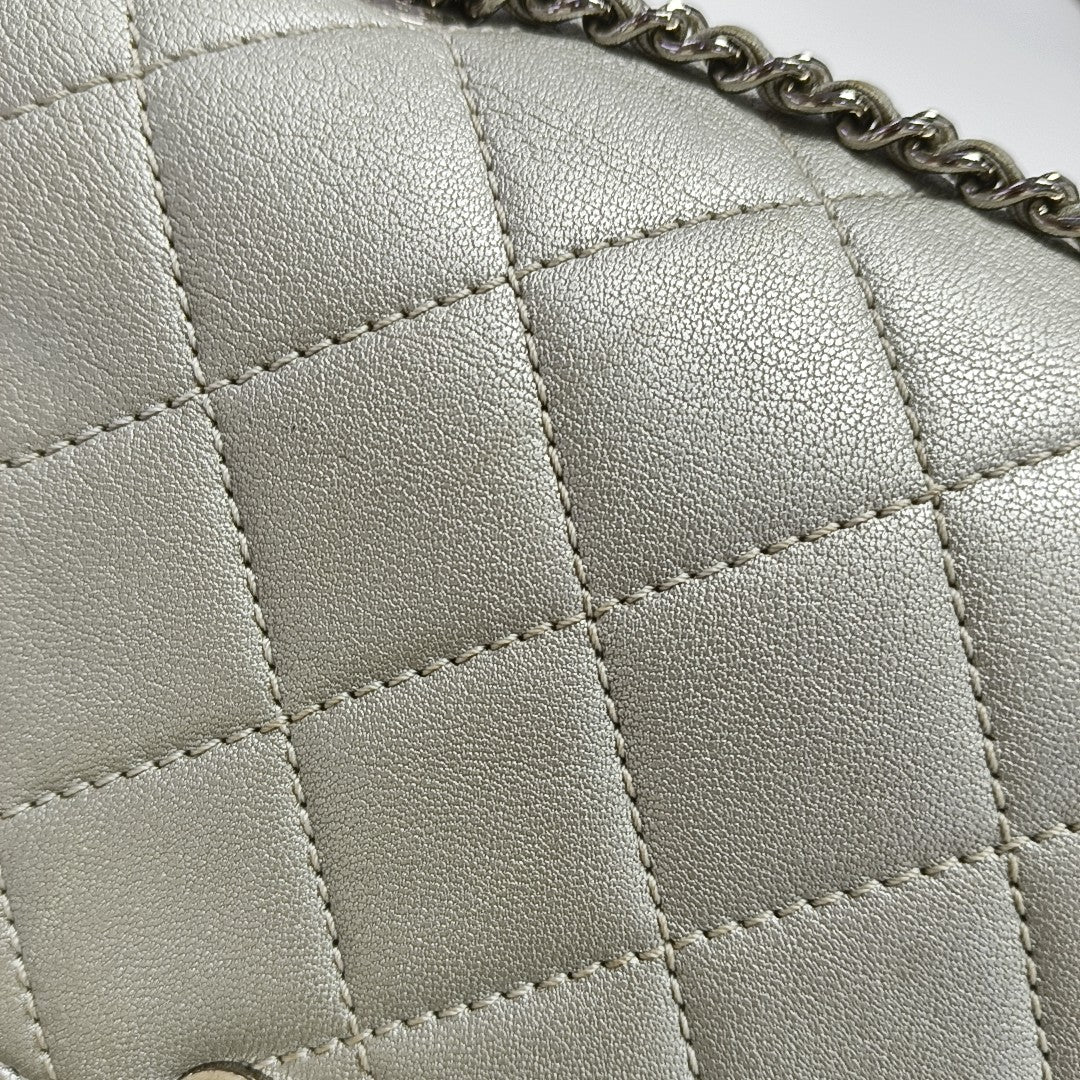 BEAUTY LOCK Quilted Lambskin Gray
