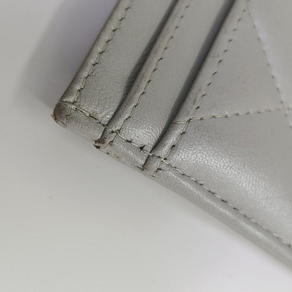 CHANEL 19 Small Quilted Lambskin Gray Wallet