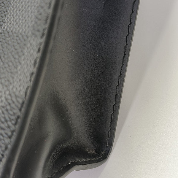 Pochette Voyag MM Damier Graphite Coated Canvas Gray