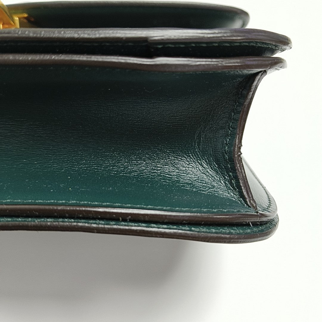 CLASSIC BOX Medium Calfskin Green