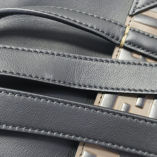 Flip Medium Calfskin Black