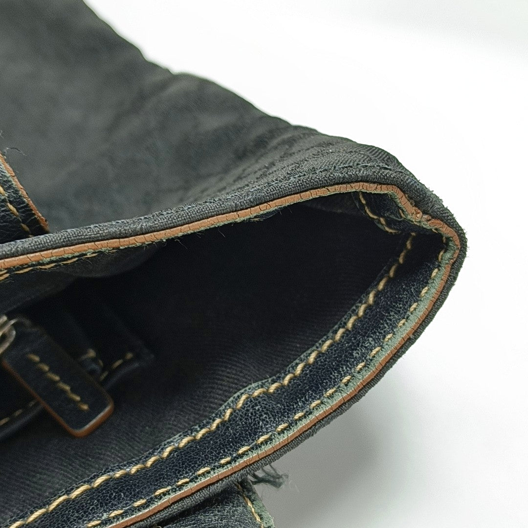 Canvas Black