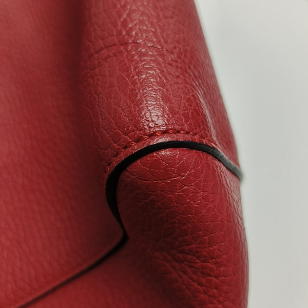 Swing Medium Calfskin Red