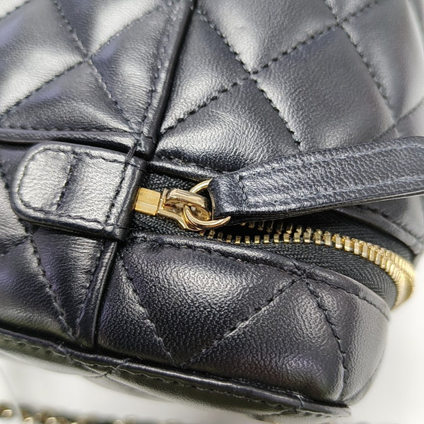 VANITY CASE Small Quilted Lambskin Black
