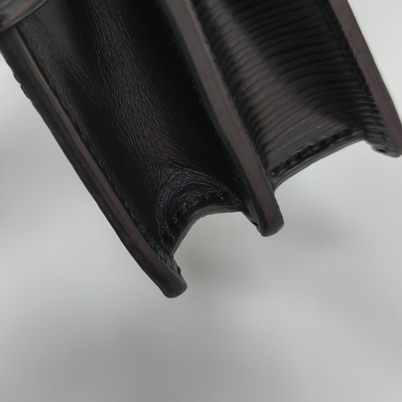 TRUNK Epi Black