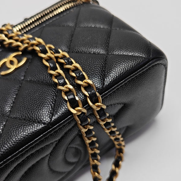 VANITY CASE Small Quilted Grained Calfskin Black