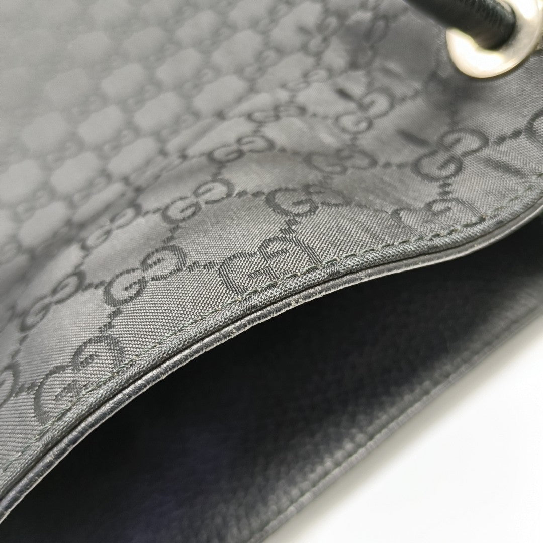 Monogram Canvas Black