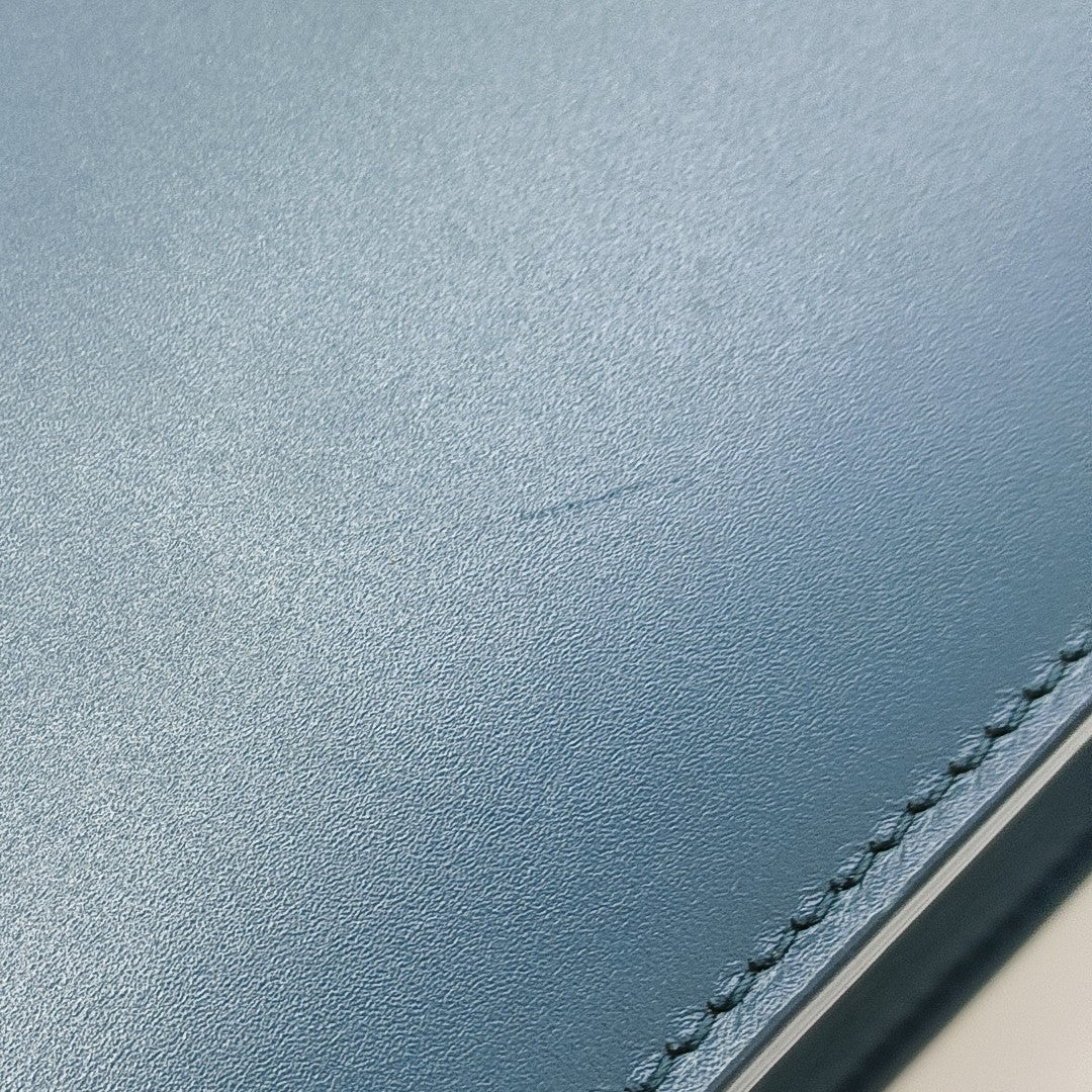 30 Montaigne Calfskin Blue