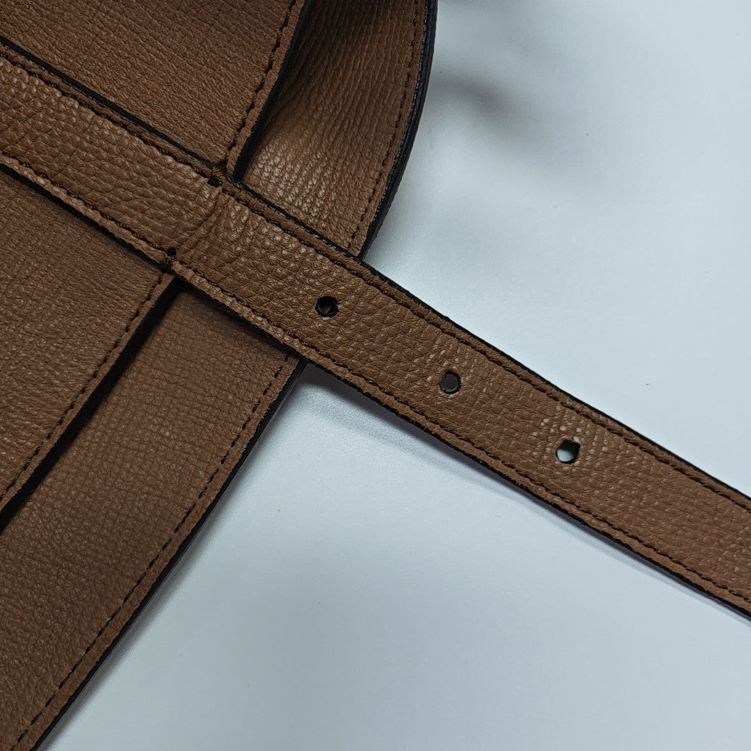 Canvas Brown