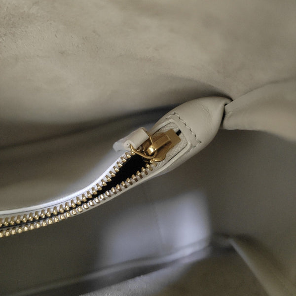 LE 5 À 7 Small Calfskin White