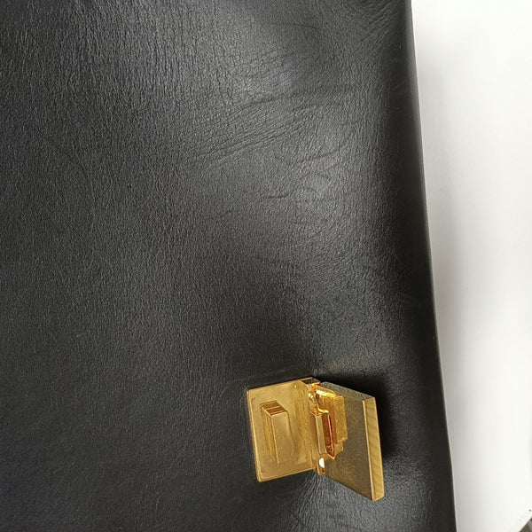 TRAPEZE Medium Calfskin Black