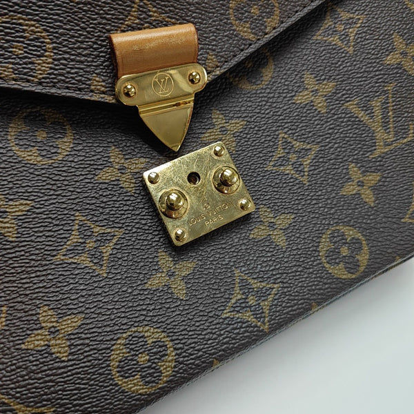 MÉTIS MM Monogram Coated Canvas Brown