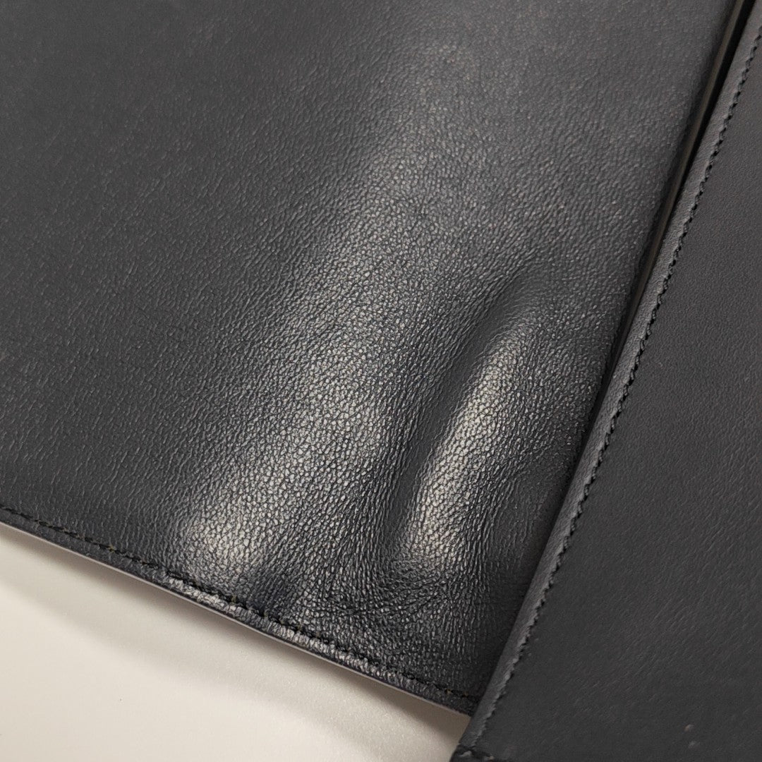 TRAPEZE Medium Calfskin Blue