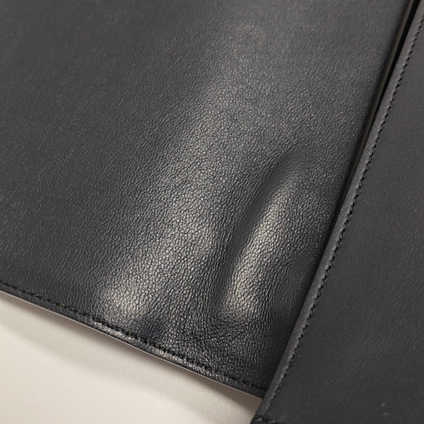 TRAPEZE Medium Calfskin Blue