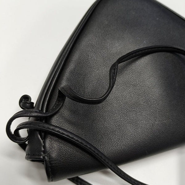 TRIANGLE Calfskin Black