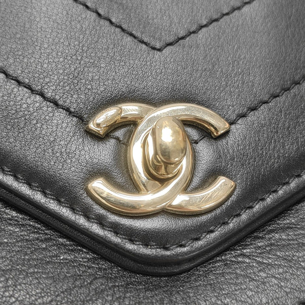 Chevron Calfskin Shoulder Bag Black