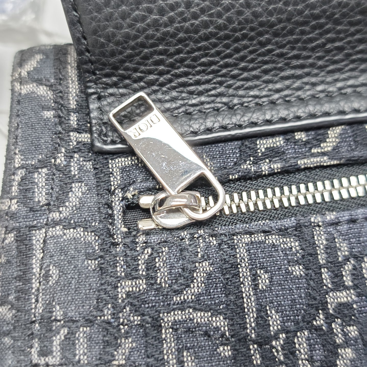 Saddle Medium Canvas Gray