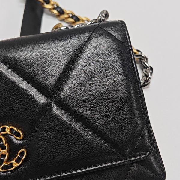 CHANEL 19 WOC Quilted Lambskin Black