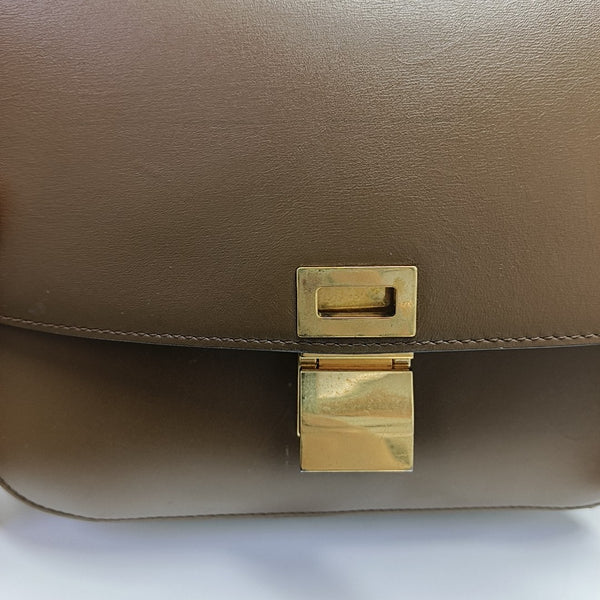 CLASSIC BOX Medium Calfskin Brown