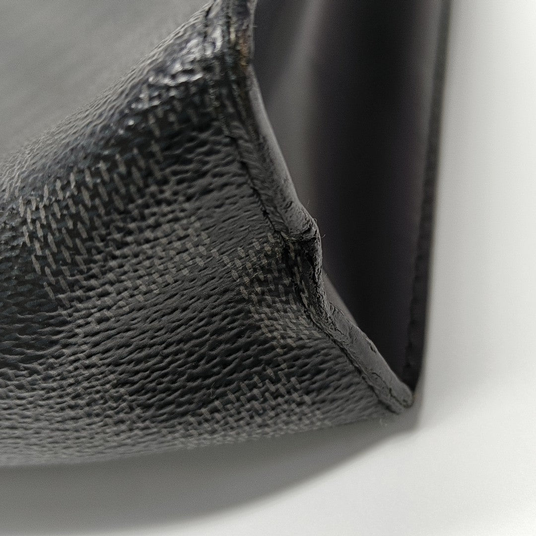 Pochette Voyag MM Damier Graphite Coated Canvas Gray