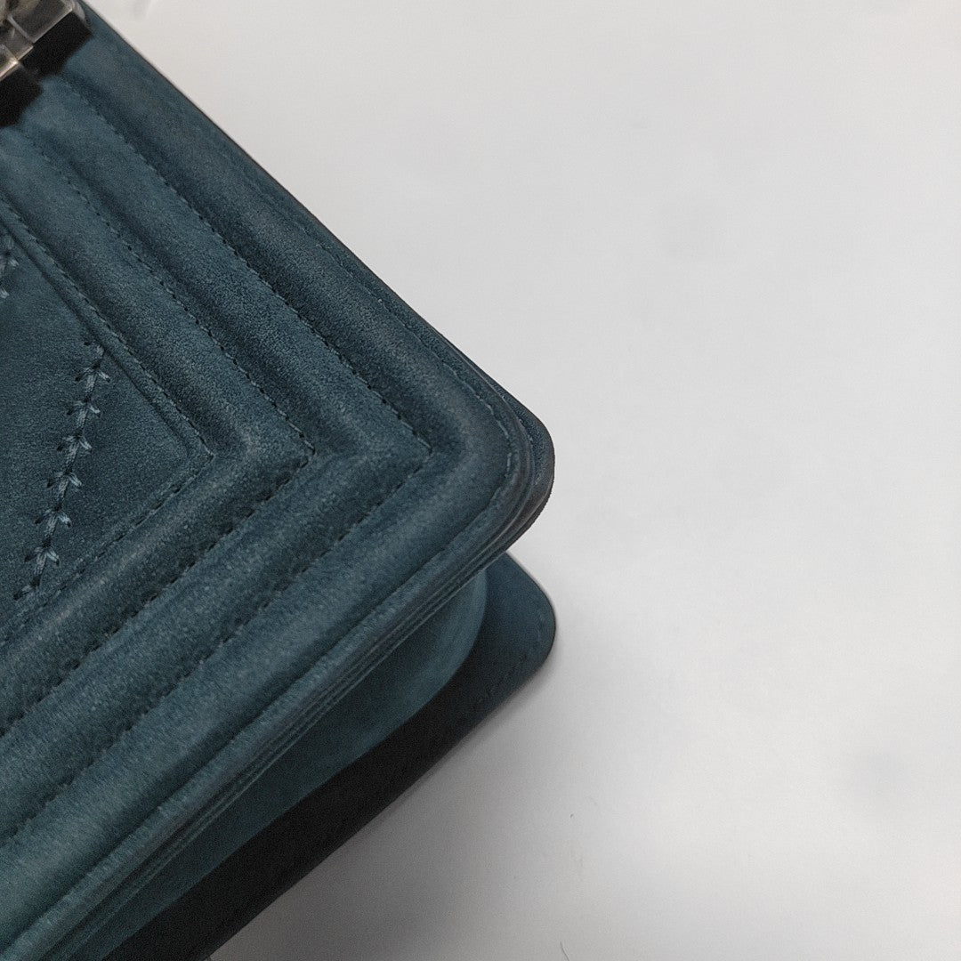 BOY CHANEL Medium Chevron Suede Blue
