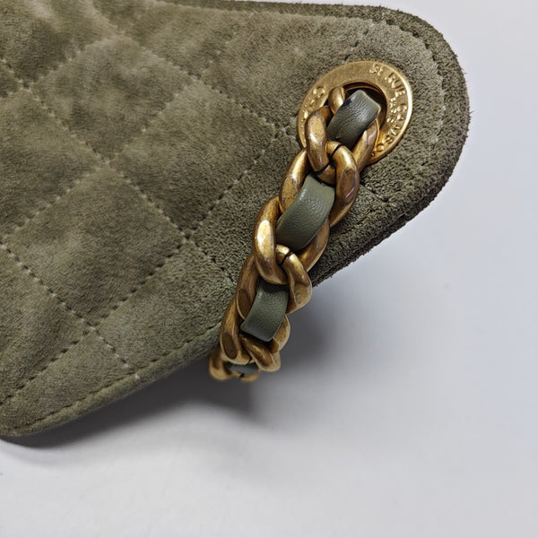 Authenticated pre-owned  CHANEL 25 Quilted Suede Green - Shoulder Bag at Looply
