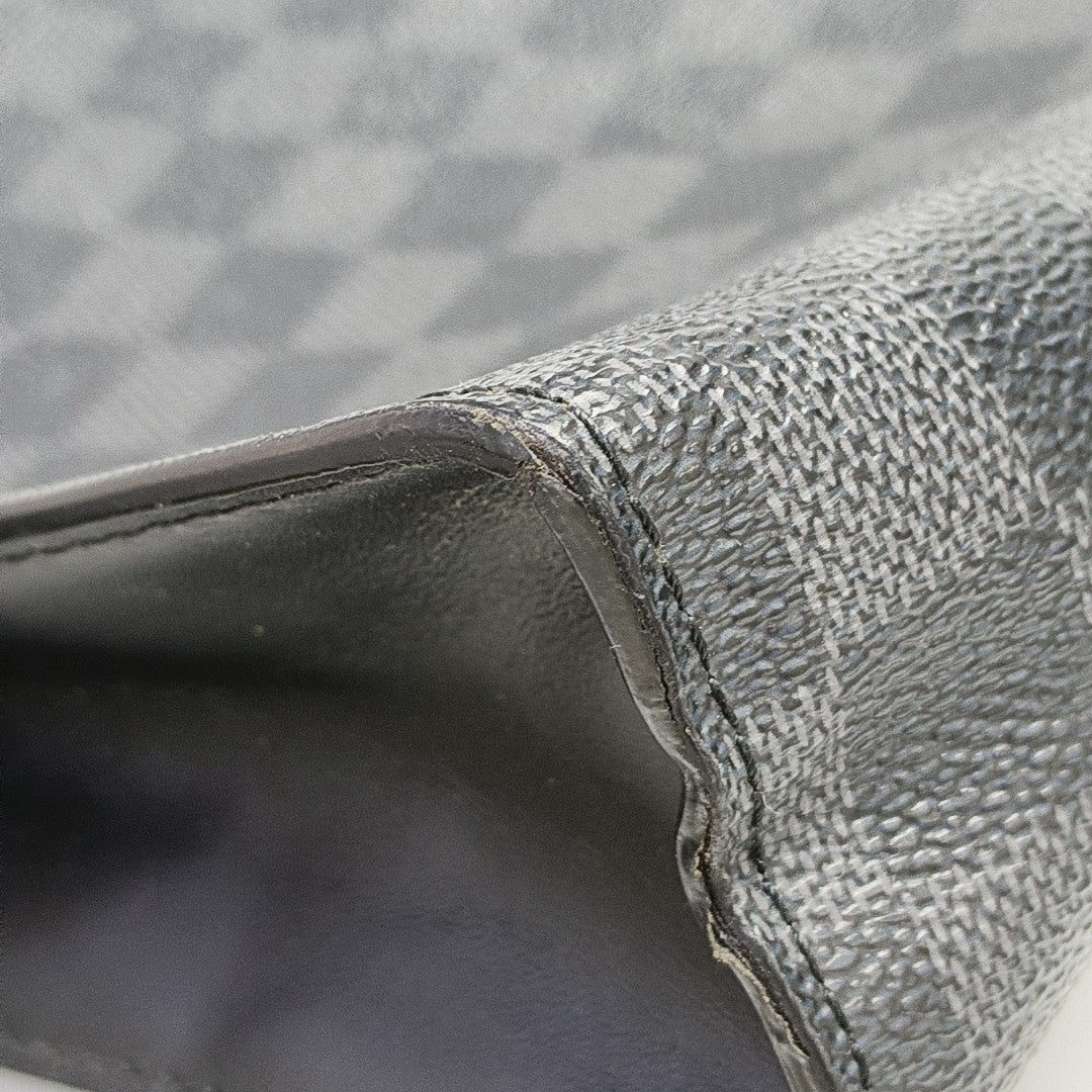 Pochette Voyag MM Damier Graphite Coated Canvas Gray