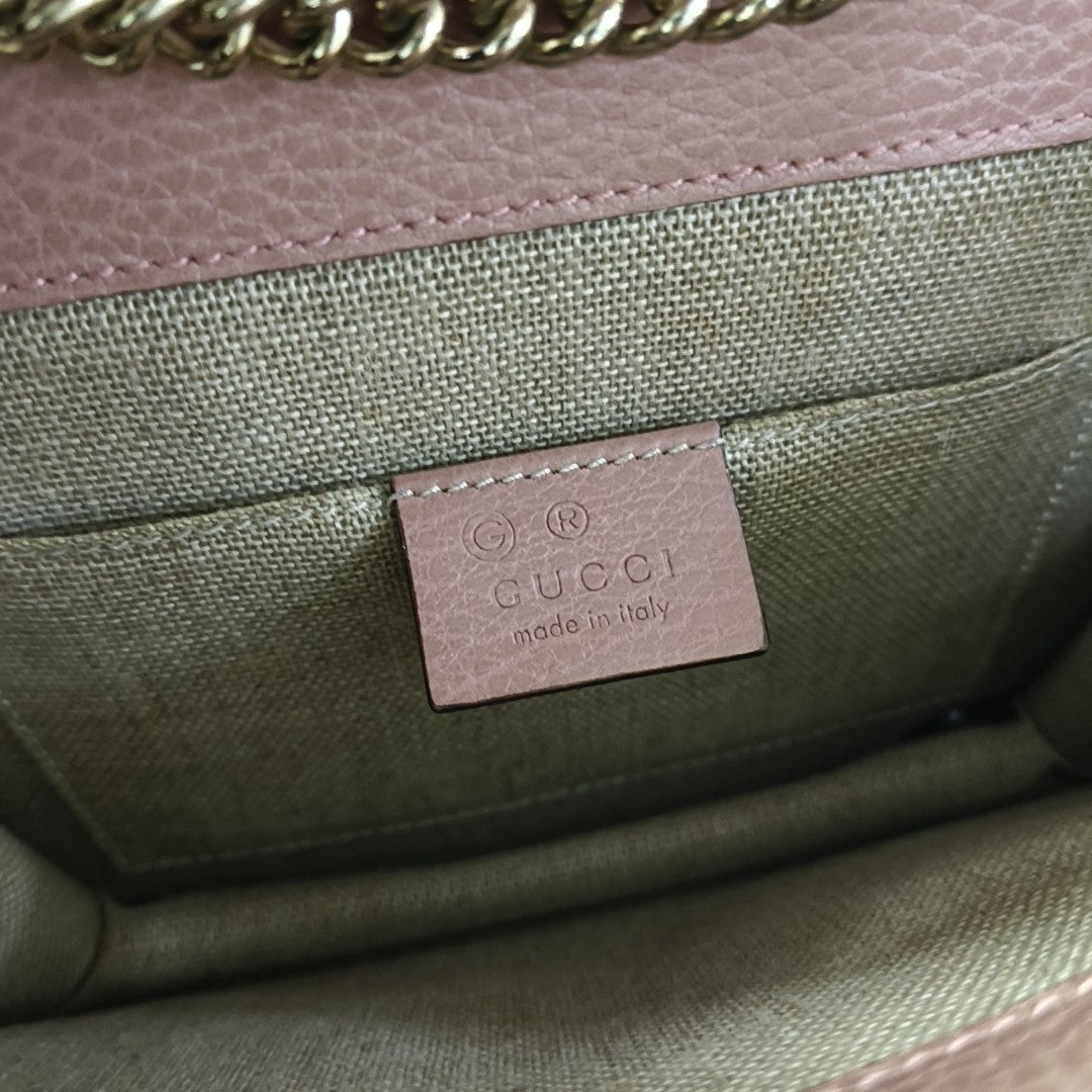 Interlocking G Small Calfskin Pink