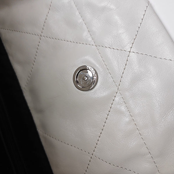 CHANEL 22 Small Quilted Calfskin White