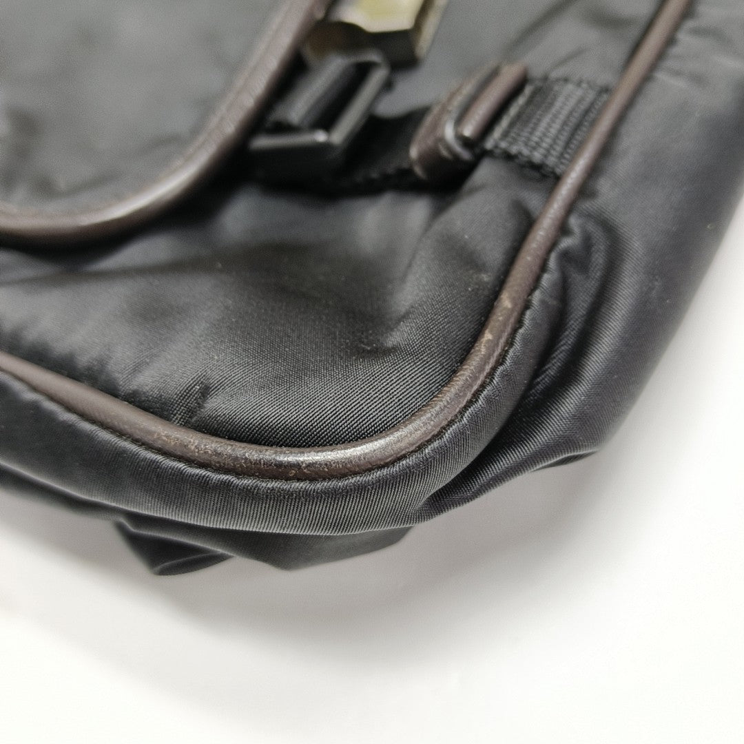 Vela Messenger Bag Nylon Black