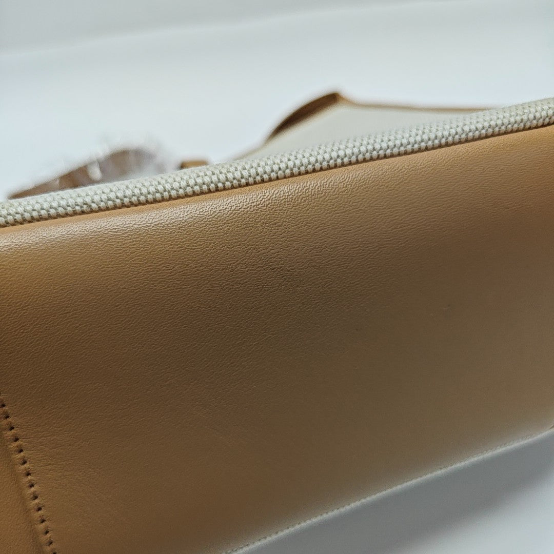 LE 5 À 7 Small Canvas Beige