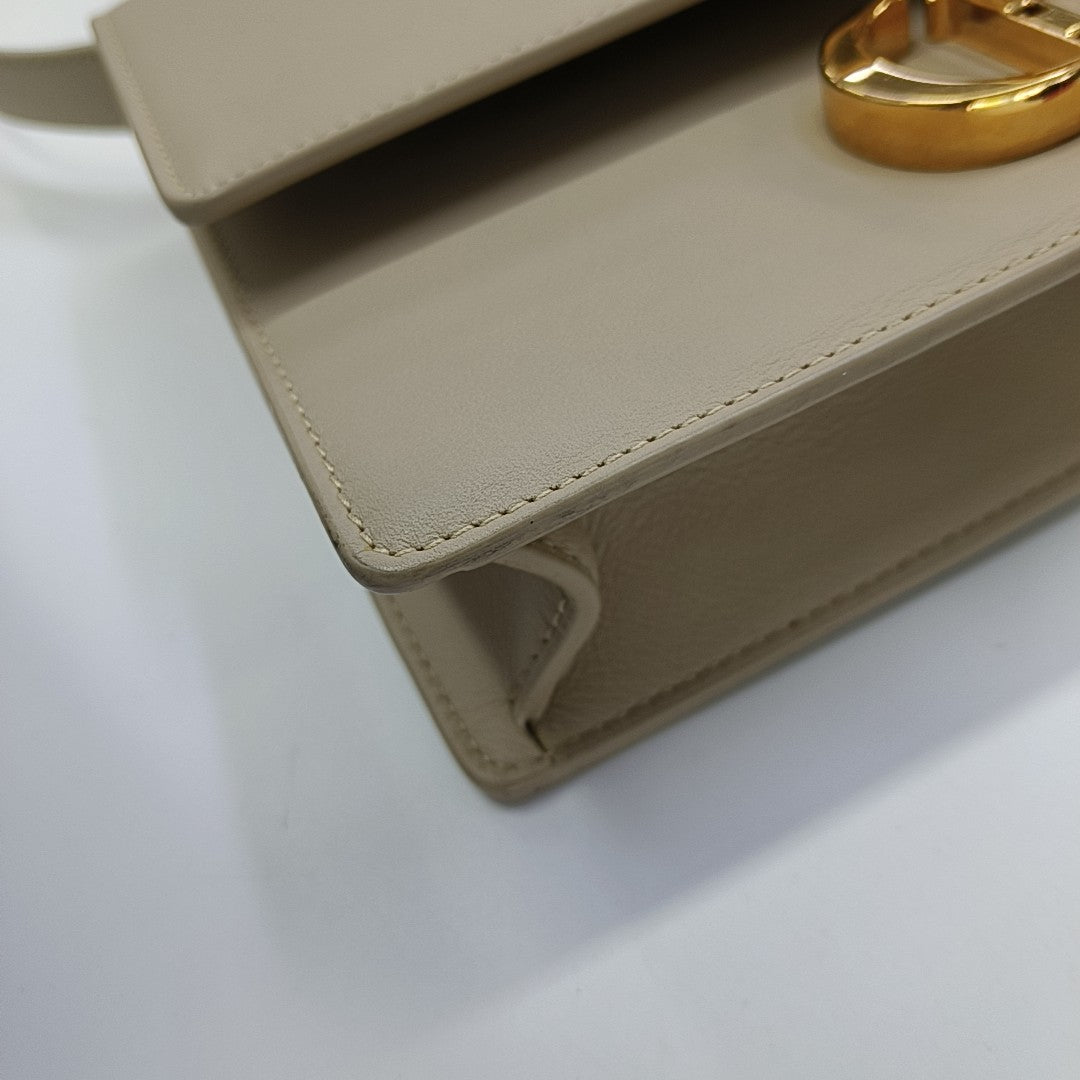 30 Montaigne Small Calfskin Beige