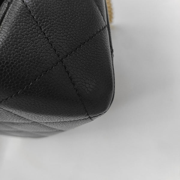 CLASSIC FLAP Medium Quilted Grained Calfskin Black