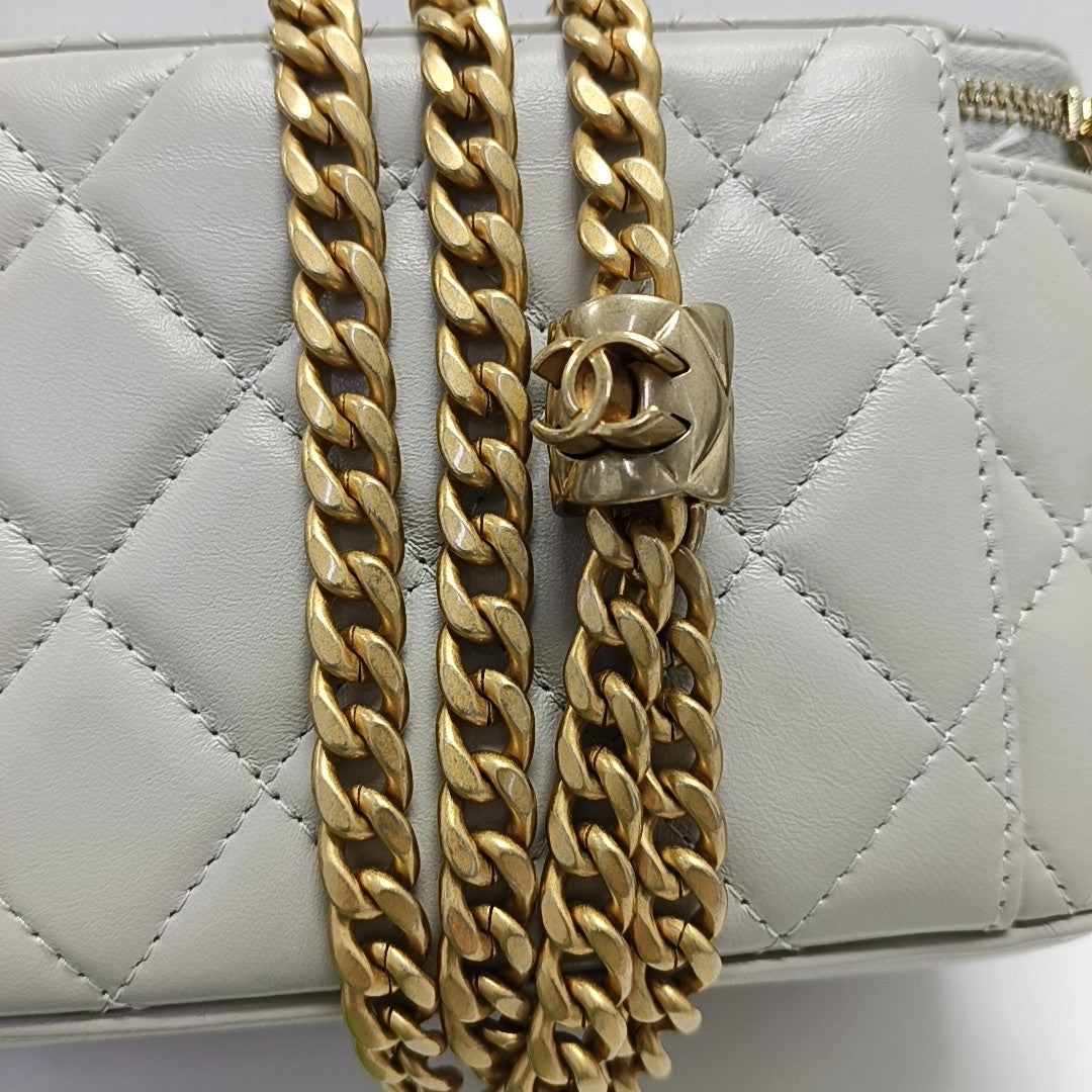 Authenticated pre-owned  VANITY CASE Small Quilted Lambskin Gray - Shoulder Bag at Looply