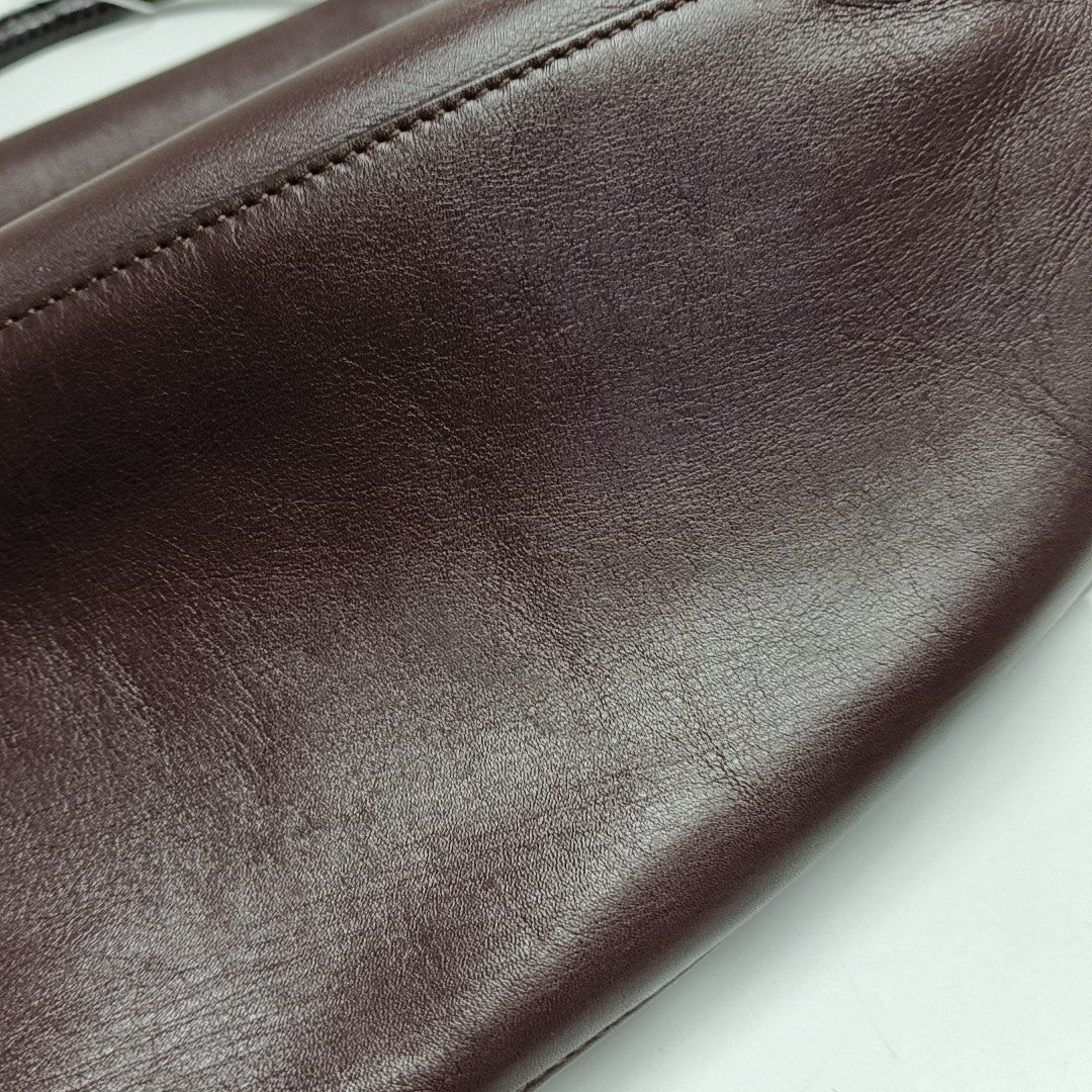 TRAPEZE Medium Calfskin Red