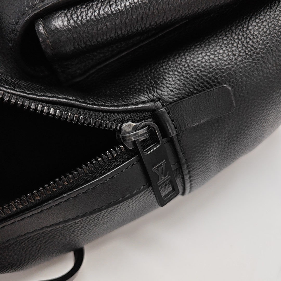 Takeoff Calfskin Black